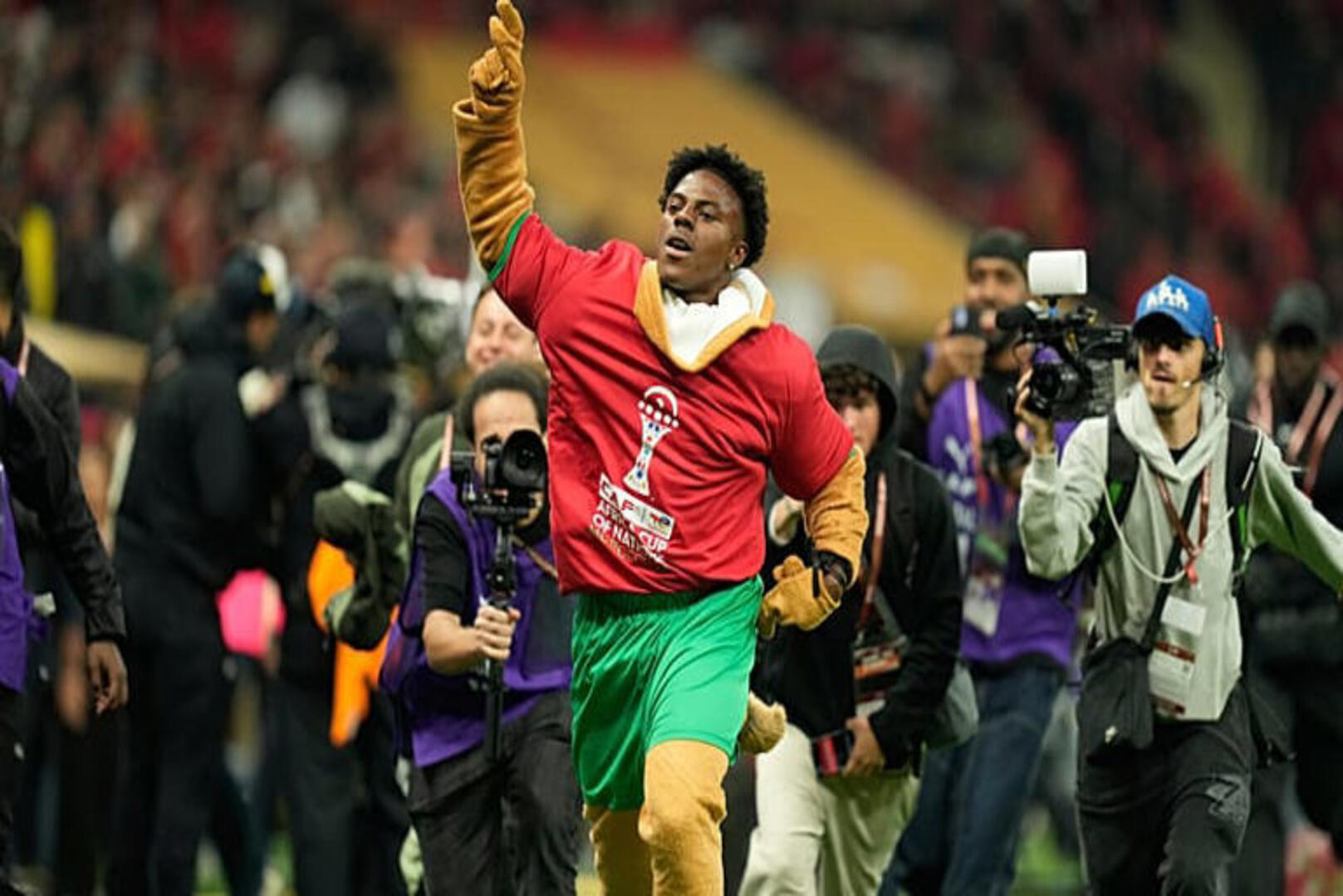 In Benin, YouTuber IShowSpeed Draws Huge Crowds