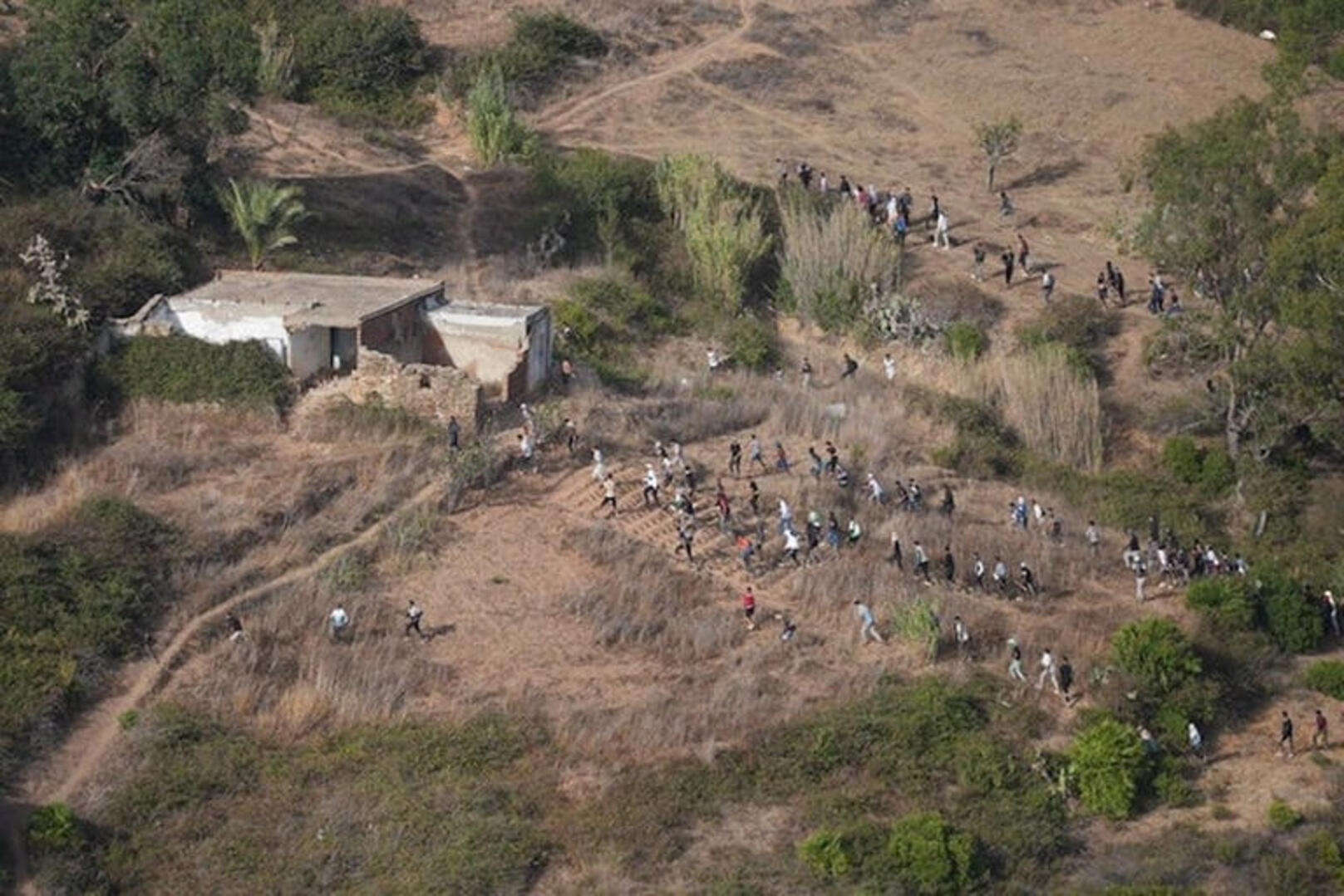 Over 800 Migrants Intercepted During Security Operations in Northern Morocco