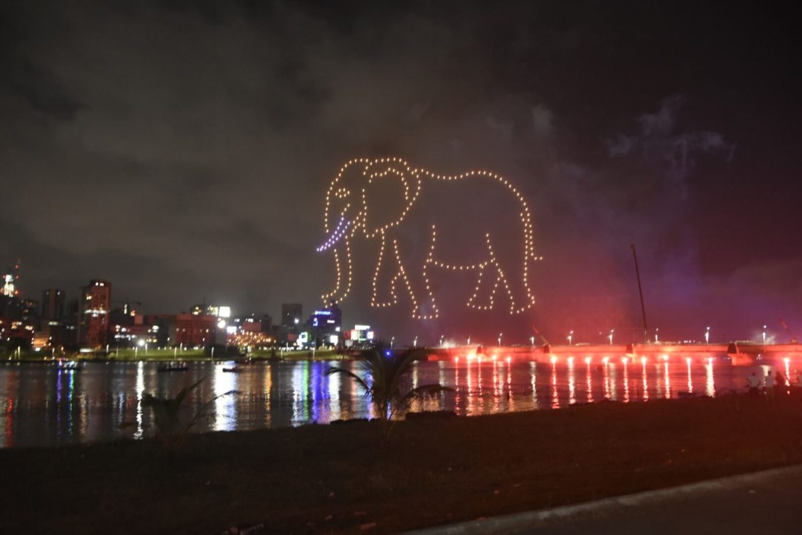 Fireworks: The City of Abidjan Enchanted by a Magical Pyromusical Show in the Colors of the Elephant