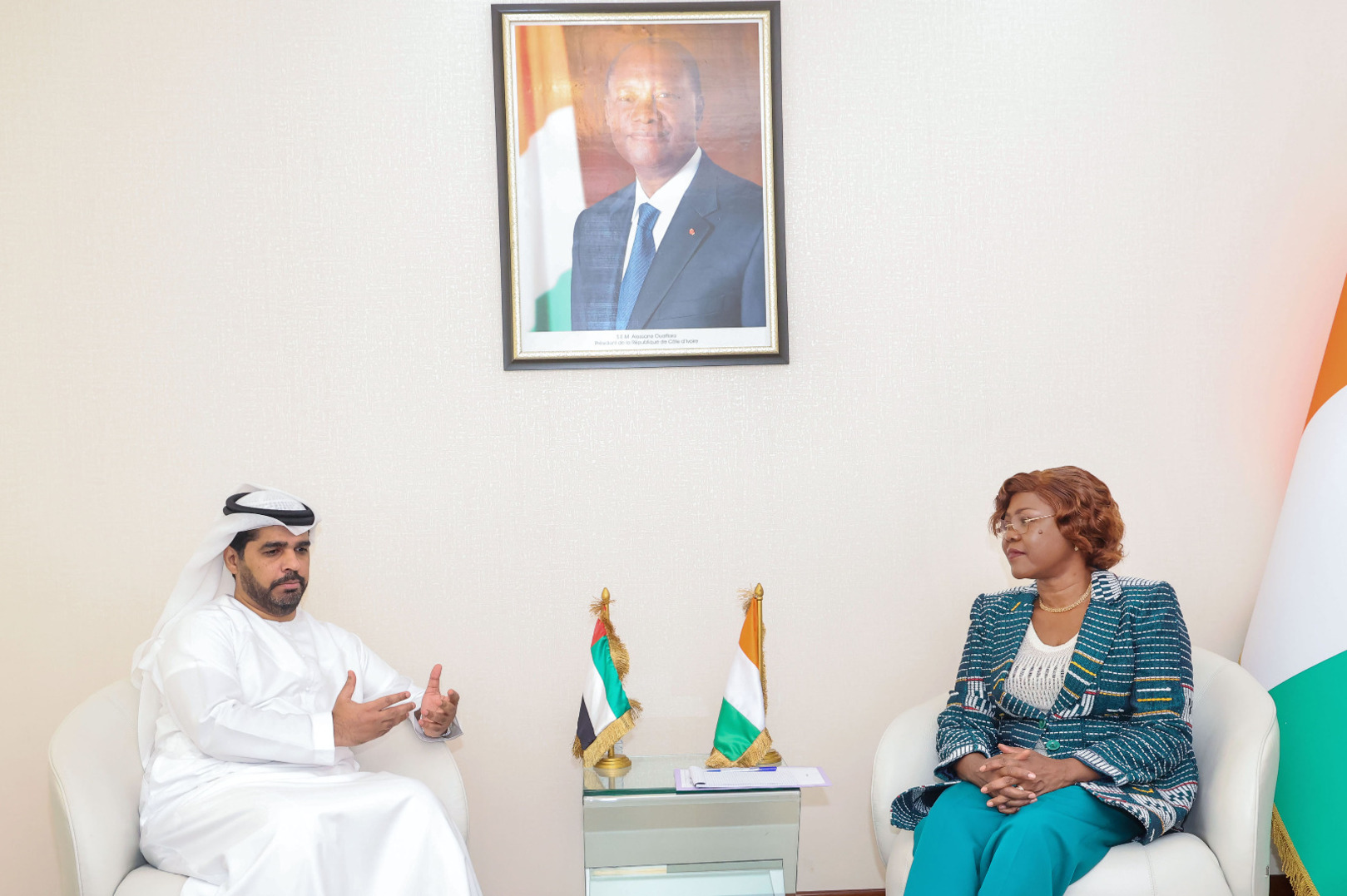 State Minister Kaba Nialé Receives the Ambassador of the United Arab Emirates
