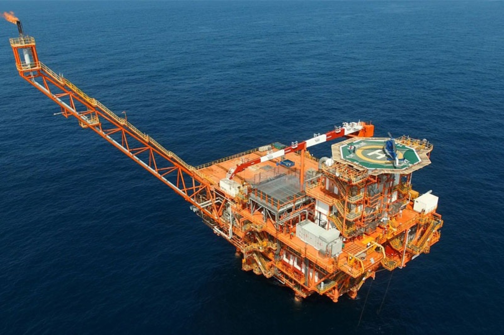 Côte d’Ivoire signs 8 oil contracts with Petrobras