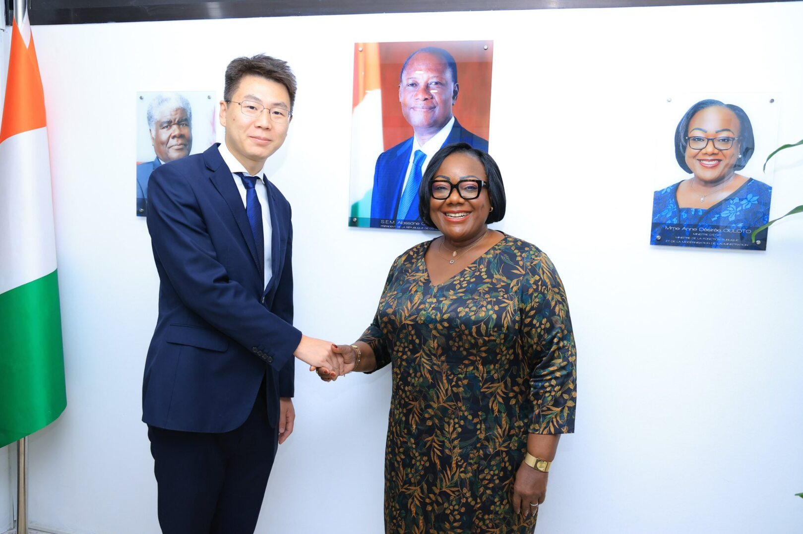 Côte d’Ivoire Explores Public Service Digitalization in Meeting with Huawei Executives