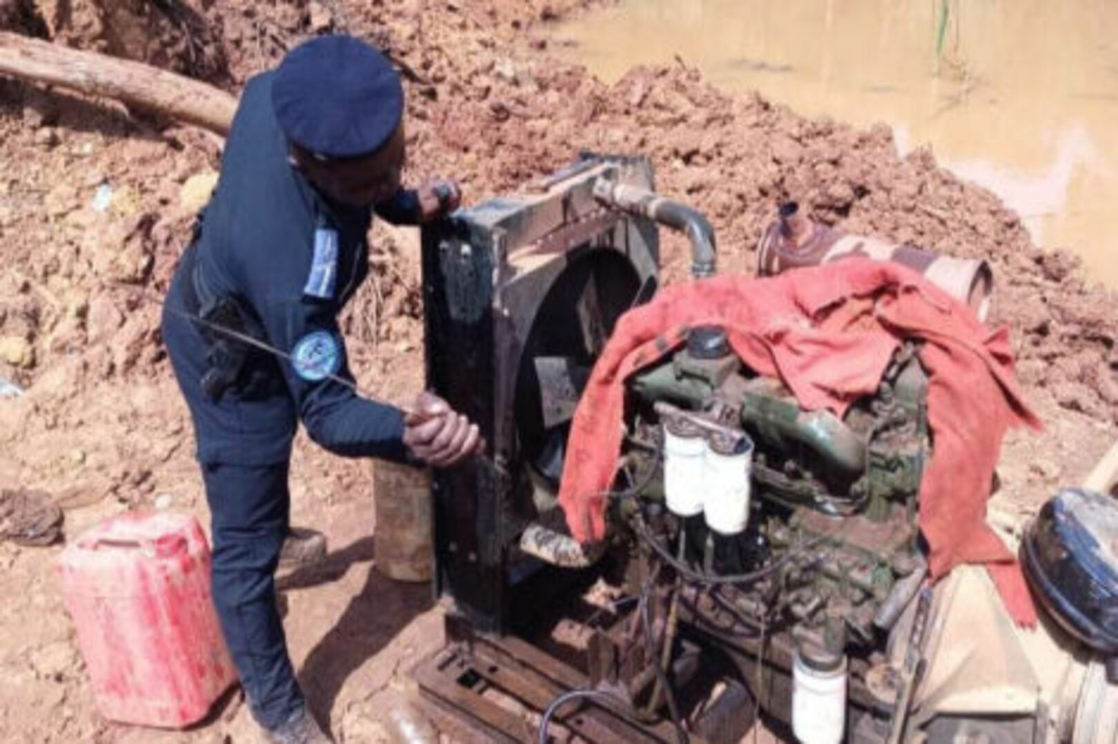 Côte d’Ivoire steps up fight against illegal gold mining with new security equipment